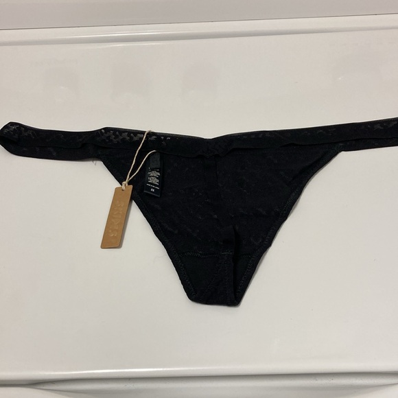🖤🖤 SKIMS THONG 🖤🖤 - Picture 4 of 4